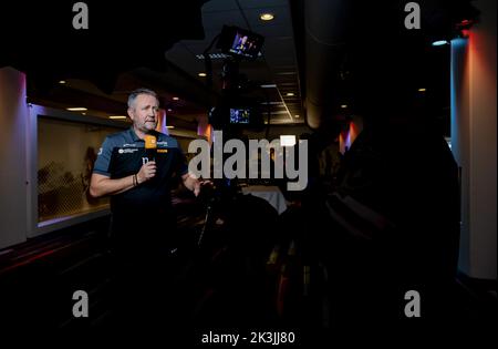 2022-09-27 14:02:30 ARNHEM - National coach Per Johansson of the handball players during a press moment at Papendal. The handball ladies of TeamNL are looking ahead to the first series of matches in the Golden League. ANP ROBIN VAN LONKHUIJSEN netherlands out - belgium out Stock Photo