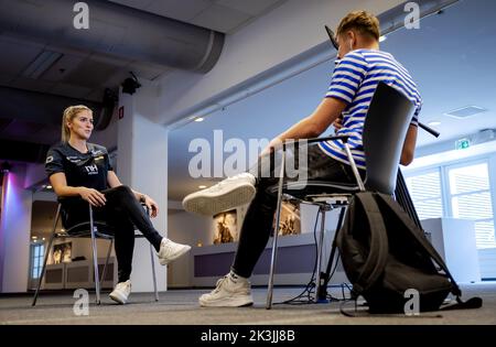 2022-09-27 14:10:14 ARNHEM - Handball player Estavana Polman during a press event at Papendal. The handball ladies of TeamNL are looking ahead to the first series of matches in the Golden League. ANP ROBIN VAN LONKHUIJSEN netherlands out - belgium out Stock Photo