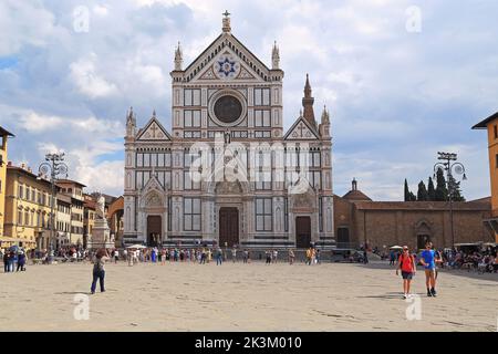 FLORENCE, ITALY - SEPTEMBER 18, 2018: This is the Basilica di Santa Croce and the monument to Dante. Stock Photo