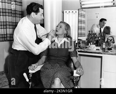 British Actress ANN TODD being made up by Make Up Artist MEL BERNS for her American debut role in THE PARADINE CASE 1947 director ALFRED HITCHCOCK novel Robert Hitchens adaptation Alma Reville screenplay David O. Selznick Vanguard Films / Selznick International Pictures Stock Photo