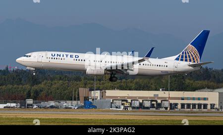 Richmond, British Columbia, Canada. 27th Sep, 2022. A United Airlines Boeing 737-924ER jetliner (N66893) landing at Vancouver International Airport. (Credit Image: © Bayne Stanley/ZUMA Press Wire) Stock Photo