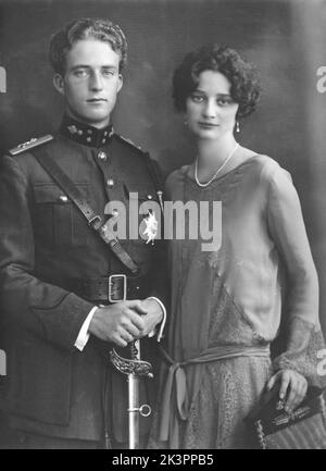 Princess Astrid of Sweden. 17 november 1905 - 29 august 1935. She was Queen of Belgium and the first wife of King Leopold III. Originally a princess of Sweden of the house of Bernadotte. During a car ride on august 29 1935 she was killed. Pictured here together in the 1920s.