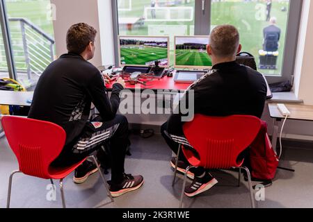 PONTYCLUN, WALES - 19 SEPTEMBER 2022: Wales’ Performance Analyst Matthew Crawford and Wales’ Performance Analyst James Turner during a training sessio Stock Photo