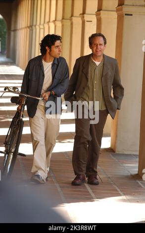 David Krumholtz & Peter Macnicol Television: Numb3rs; Numbers (TV-Serie) Characters: Charlie Eppes, Dr. Larry Fleinhardt  Usa 2005-2010, / 1. Staffel, Season 1 / Episode 1.01: 'Pilot' 23 January 2005   **WARNING** This Photograph is for editorial use only and is the copyright of CBS and/or the Photographer assigned by the Film or Production Company and can only be reproduced by publications in conjunction with the promotion of the above Film. A Mandatory Credit To CBS is required. The Photographer should also be credited when known. No commercial use can be granted without written authority fr Stock Photo