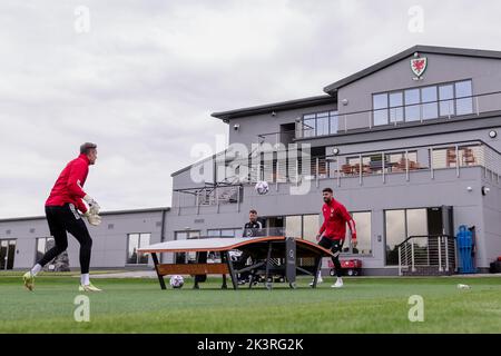 PONTYCLUN, WALES - 19 SEPTEMBER 2022: Wales' goalkeeper Tom King and Wales' goalkeeper Wayne Hennessey during a training session at the vale resort ah Stock Photo