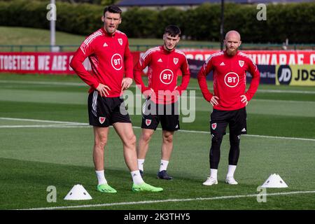 PONTYCLUN, WALES - 20 SEPTEMBER 2022: Wales' Kieffer Moore, Wales' Dylan Levitt and Wales' Jonny Williams  during a training session at the vale resor Stock Photo