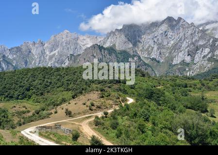 Eastern Massif of the Picos de Europa, northern Spain, seen from the footpath heading towards the Puertos de Ullances from Potes and Turieno. Stock Photo