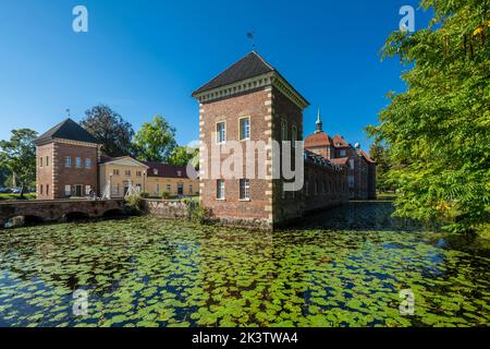 Germany, Velen, Bocholter Aa, Hohe Mark Westmuensterland Nature Park, Muensterland, Westphalia, North Rhine-Westphalia, NRW, Velen Castle, moated castle, outer baily and manor house, corner towers, ditch, nowadays conference and sport hotel Stock Photo