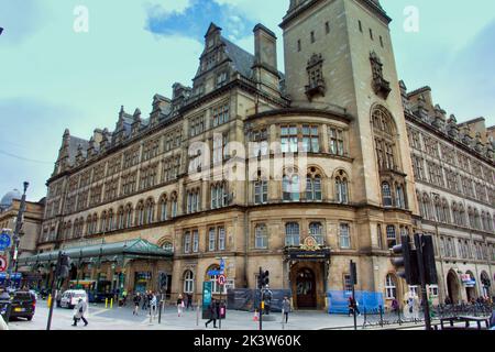 voco grand central hotel and the front of  central railway station  Glasgow, Scotland, UK Stock Photo