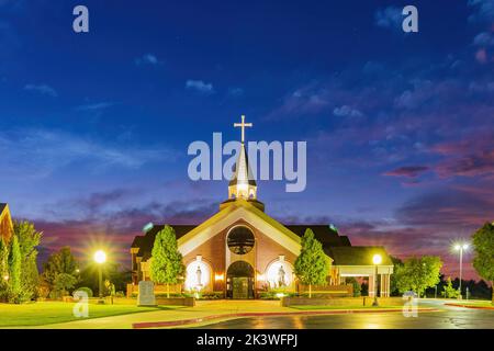 Twilight view of the St Monica Catholic Church at Edmond, Oklahoma Stock Photo