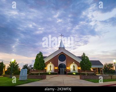 Twilight view of the St Monica Catholic Church at Edmond, Oklahoma Stock Photo