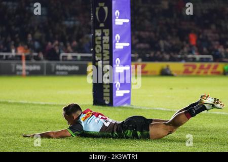 Harlequins' Jake Murray scores their side's fourth try of the game ...