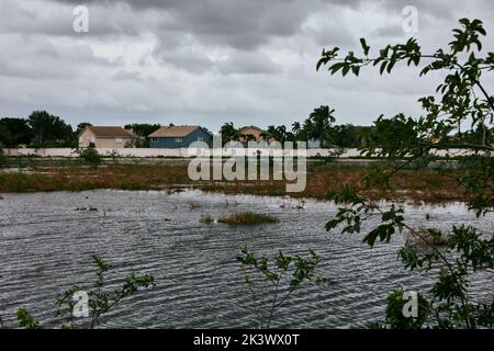 South Florida, USA. 28th Sep, 2022. Hurricane Ian landing with structural damages, floods area, heavy rain, building damages in South Florida. Credit: Yaroslav Sabitov/YES Market Media/Alamy Live News Stock Photo