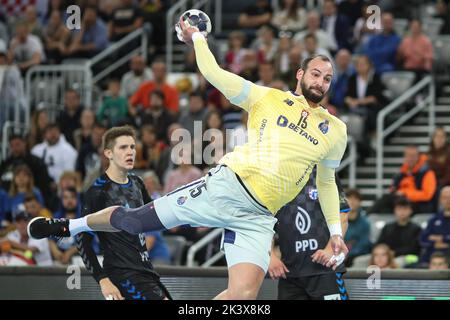 Zagreb, Croatia. 28th Sep, 2022. Players in action during the handball match between PPD Zagreb and FC Porto as a part of the third round of Machineseeker EHF Champions League in Zagreb, Croatia on september 28, 2022. Photo: Slavko Midzor/PIXSELL Credit: Pixsell photo & video agency/Alamy Live News Stock Photo