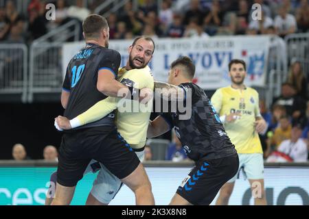 Zagreb, Croatia. 28th Sep, 2022. Players in action during the handball match between PPD Zagreb and FC Porto as a part of the third round of Machineseeker EHF Champions League in Zagreb, Croatia on september 28, 2022. Photo: Slavko Midzor/PIXSELL Credit: Pixsell photo & video agency/Alamy Live News Stock Photo