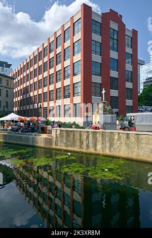 Downtown Richmond, Virginia along the Haxall Canal Walk. Stock Photo