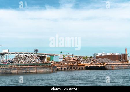 Scrap metal and other debris in Brooklyn, New York Stock Photo