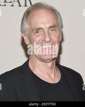 Los Angeles, USA. 28th Sep, 2022. Keith Carradine arrives at the DEAD FOR A DOLLAR Premiere held at the DGA in Los Angeles, CA on Wednesday, ?September 28, 2022. (Photo By Sthanlee B. Mirador/Sipa USA) Credit: Sipa USA/Alamy Live News Stock Photo