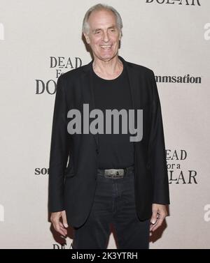 Los Angeles, USA. 28th Sep, 2022. Keith Carradine arrives at the DEAD FOR A DOLLAR Premiere held at the DGA in Los Angeles, CA on Wednesday, ?September 28, 2022. (Photo By Sthanlee B. Mirador/Sipa USA) Credit: Sipa USA/Alamy Live News Stock Photo