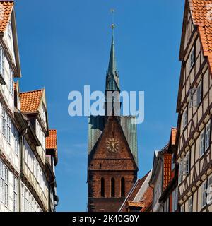 Market Church St. Georgii et Jacobi and half-timbered houses in Kramerstrasse, Old Town, Germany, Lower Saxony, Hanover Stock Photo