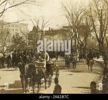 Carriages of English Prince Henry and party arriving at White House on February 24th, Washington DC, USA 1902 Stock Photo