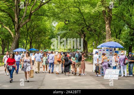 Mall and Literary Walk, Central Park, Manhattan, New York, USA Stock Photo