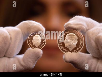 The Royal Mint unveils coin effigy of His Majesty King Charles III, designed by Martin Jennings. The King's portrait will first appear on a £5 and a 50p commemorating the life and legacy of Her Late Majesty Queen Elizabeth II. 29th September 2022. Worshipful Company of Cutlers Hall, London. Credit: Jeff Gilbert/Alamy Live News Stock Photo