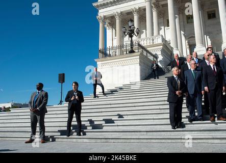 Washington, DC, Sept. 29, 2022. United States Capitol Police stand watch as US House Minority Whip Steve Scalise (Republican of Louisiana) and US House Minority Leader Kevin McCarthy (Republican of California) speak to the news media about the “Commitment to America” platform on Capitol Hill in Washington, DC, Thursday, September 29, 2022. Photo by Cliff Owen/CNP/ABACAPRESS.COM Stock Photo