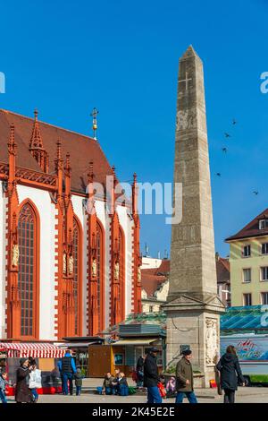 Nice close-up view of the obelisk fountain or market fountain that marks the centre of the market square Unterer Markt in Würzburg, Germany. It was... Stock Photo