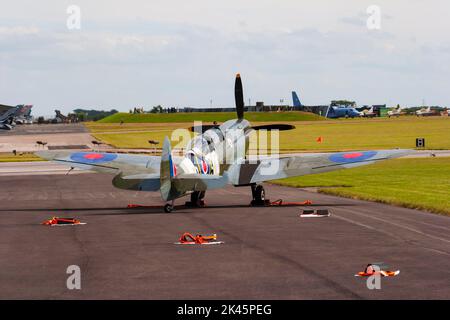 Private owned 2 seater trainer Spitfire MkIXT, MJ627 at RAF Waddington Air Show 2005. Stock Photo