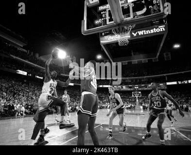 Chicago bulls michael jordan hi-res stock photography and images - Alamy