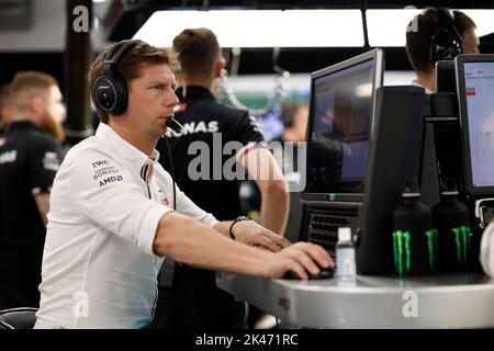 Singapore. 30th Sep, 2022. VOWLES James, Strategy Director, Mercedes AMG F1 Team, portrait during the Formula 1 Singapore Airlines Singapore Grand Prix 2022, 17th round of the 2022 FIA Formula One World Championship from September 30 to October 02, 2022 on the Marina Bay Street Circuit, in Singapore - Photo DPPI Credit: DPPI Media/Alamy Live News Stock Photo