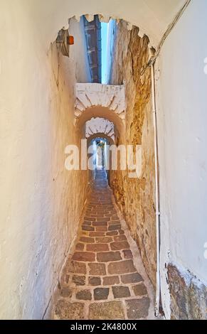 Walk down the narrow alley between the old houses, leading to the top of the Castle Hill, Szentendre, Hungary Stock Photo