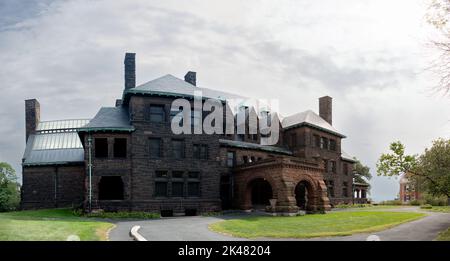 The exterior of the James J. Hill House in Saint Paul, Minnesota Stock Photo