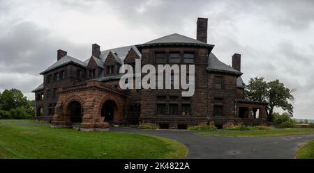 The exterior of the James J. Hill House in Saint Paul, Minnesota Stock Photo