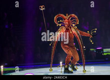 Wellington, New Zealand. 29th Sep, 2022. A model presents a creation during the 2022 World of WearableArt (WOW) in Wellington, New Zealand, Sept. 29, 2022. The Awarding Night of 2022 WOW, a renowned international design competition, was held here on Friday. Credit: Guo Lei/Xinhua/Alamy Live News Stock Photo