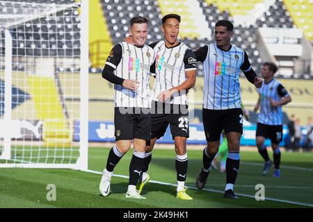 Nottingham, UK. 1st October 2022Macaulay Langstaff of Notts County celebrates after scoring a goal to make it 3-1 during the Vanarama National League match between Notts County and Altrincham at Meadow Lane, Nottingham on Saturday 1st October 2022. (Credit: Jon Hobley | MI News) Credit: MI News & Sport /Alamy Live News
