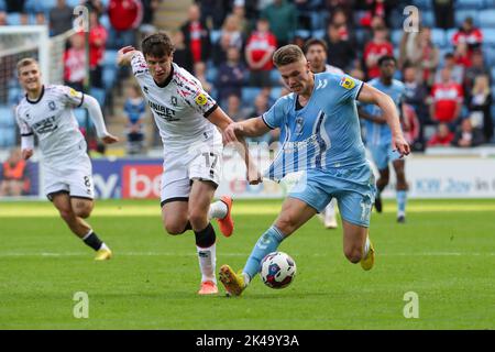 Coventry, UK. 1st October 2022Coventry City's Viktor Gyökeres is challenged by Middlesbrough's Paddy McNair during the second half of the Sky Bet Championship match between Coventry City and Middlesbrough at the Coventry Building Society Arena, Coventry on Saturday 1st October 2022. (Credit: John Cripps | MI News) Credit: MI News & Sport /Alamy Live News Stock Photo