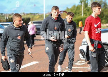 Sunderland, UK. 01st Oct, 2022. Sunderland players enter the stadium before kick off during the Sky Bet Championship match Sunderland vs Preston North End at Stadium Of Light, Sunderland, United Kingdom, 1st October 2022 (Photo by Dan Cooke/News Images) in Sunderland, United Kingdom on 10/1/2022. (Photo by Dan Cooke/News Images/Sipa USA) Credit: Sipa USA/Alamy Live News Stock Photo