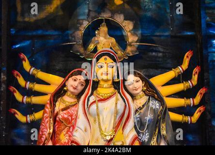 October 1, 2022, Kolkata, West Bengal, India: A Durga idol is placed inside a pandal or a temporary platform on the occasion of the Durga Puja festival in Kolkata. (Credit Image: © Sudipta Das/Pacific Press via ZUMA Press Wire) Stock Photo