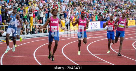 Noah Lyles, Kenneth Bednarek and Erriyon Knighton of the USA competing in the men’s 200m final at the World Athletics Championships, Hayward Field, Eu Stock Photo