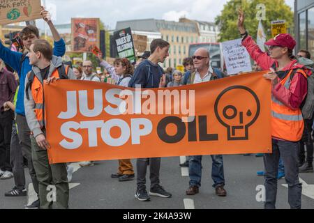 London, UK. 1st Oct, 2022. Environmental group Just Stop Oil protest on the streets of London. Penelope Barritt/Alamy Live News Stock Photo