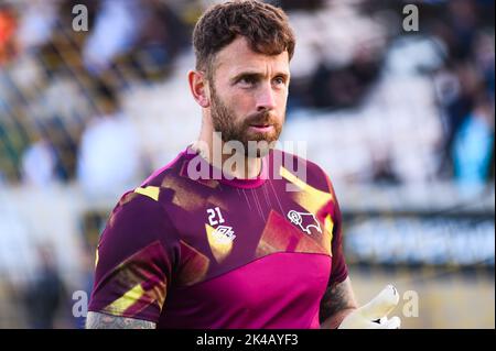 Cambridge, UK. 1st October 2022Goalkeeper Scott Loach (21 Derby) warms up during the Sky Bet League 1 match between Cambridge United and Derby County at the R Costings Abbey Stadium, Cambridge on Saturday 1st October 2022. (Credit: Kevin Hodgson | MI News) Credit: MI News & Sport /Alamy Live News