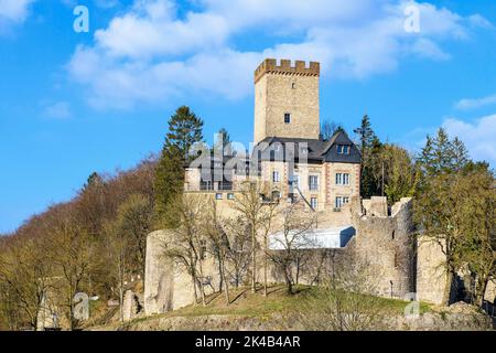 Spornburg Burg Kerpen on dolomite spur in low mountain range Eifel, Kerpen, Rhineland-Palatinate, Germany Stock Photo