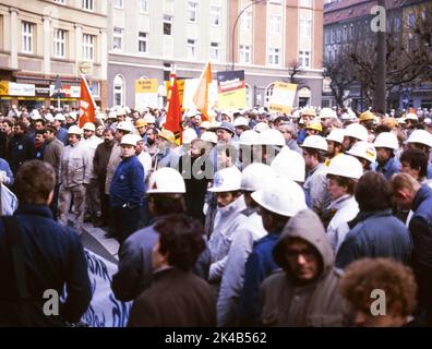 Siegen on 10 October 1985, Luwigsahafen on 14 December 1985, Dortmund on 11 December 1985 and 19 December 1985, The intention to amend section 116 on Stock Photo