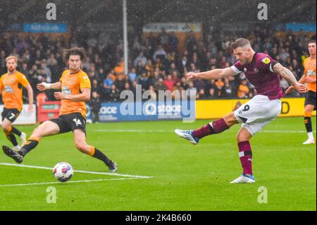 Cambridge, UK. 1st October 2022James Collins (9 Derby) shoots and scores his second goal during the Sky Bet League 1 match between Cambridge United and Derby County at the R Costings Abbey Stadium, Cambridge on Saturday 1st October 2022. (Credit: Kevin Hodgson | MI News) Credit: MI News & Sport /Alamy Live News