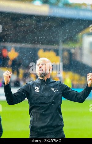 Cambridge, UK. 1st October 2022Manager Paul Warne ( Paul Warne Derby) shows emotion after beating Cambridge during the Sky Bet League 1 match between Cambridge United and Derby County at the R Costings Abbey Stadium, Cambridge on Saturday 1st October 2022. (Credit: Kevin Hodgson | MI News) Credit: MI News & Sport /Alamy Live News