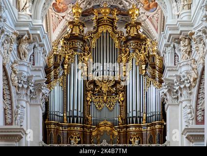 Main organ with 126 stops, part of the largest organ system in Europe, St. Stephen's Cathedral, Baroque, built from 1668-1693, Episcopal Church Stock Photo