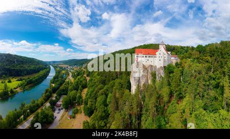 Aerial view, Prunn Castle, hilltop castle, first mentioned in 1037, stands on steep limestone cliff, Main-Danube Canal, Schlossprunn, district of Stock Photo