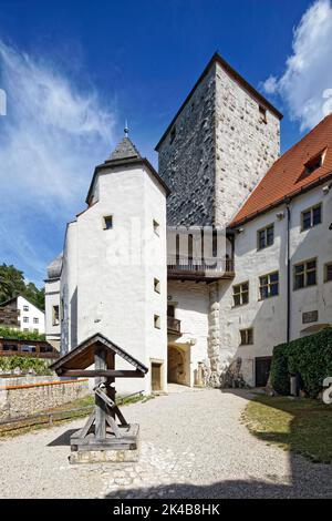 Prunn Castle, castle courtyard, hilltop castle, first mentioned in 1037, stands on the Main-Danube Canal, Schlossprunn, part of the town of Stock Photo